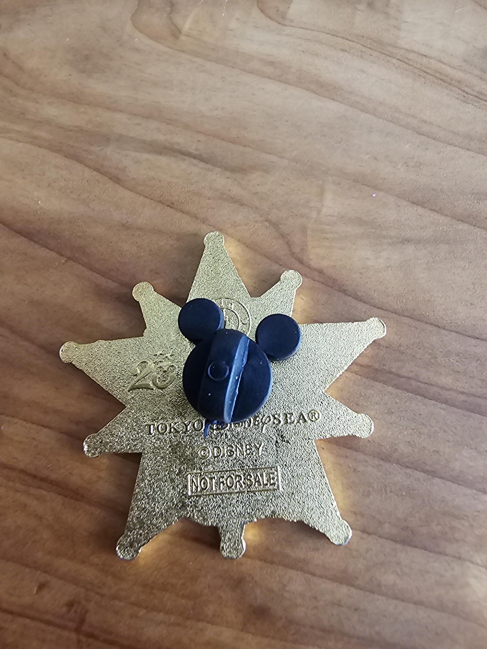 Disney Gold Star Donald Duck 20 Pin with Teal Accents - Picture 3 of 3